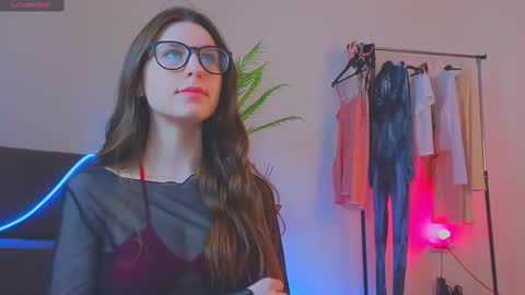 Snapshot of helenmann_ chatting on March 3, 6:04 am   online show from March 3, 6:04 am