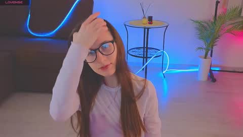 Snapshot of helenmann_ chatting on March 5, 1:50 pm   online show from March 5, 1:50 pm