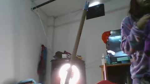 helenoliveira76340912 online show from April 18, 7:18 pm