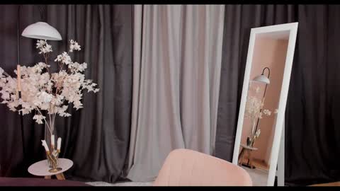 Snapshot of helentasty_ chatting on February 8, 8:52 am Helen online show from February 8, 8:52 am