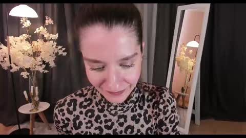 Snapshot of helentasty_ chatting on February 19, 6:33 am Helen online show from February 19, 6:33 am