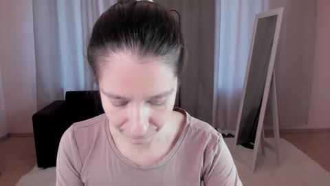 Snapshot of helentasty_ chatting on September 26, 2:37 am Helen online show from September 26, 2:37 am