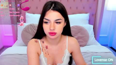 Helen online show from May 2, 7:19 pm