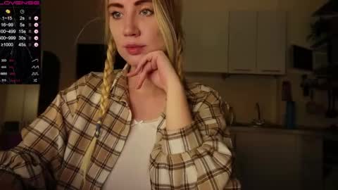 Snapshot of helgapataki chatting on February 2, 1:34 am Helga online show from February 2, 1:34 am