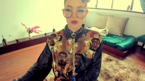 Heliconia online show from February 8, 3:04 pm