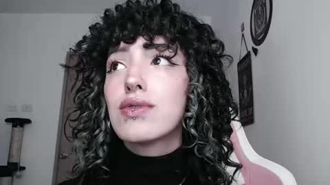 Snapshot of hell_666_xxx chatting on January 4, 8:27 pm cher online show from January 4, 8:27 pm