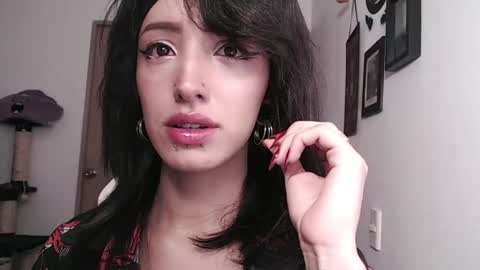 Snapshot of hell_666_xxx chatting on January 11, 10:29 pm cher online show from January 11, 10:29 pm