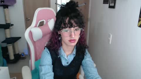 Snapshot of hell_666_xxx chatting on January 13, 7:53 pm cher online show from January 13, 7:53 pm