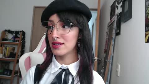 Snapshot of hell_666_xxx chatting on January 15, 8:37 pm cher online show from January 15, 8:37 pm