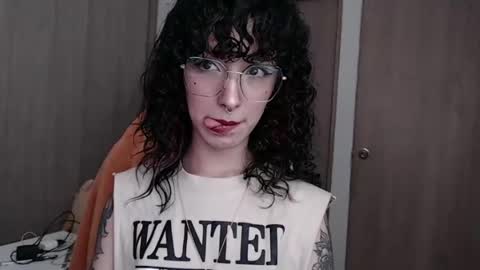 Snapshot of hell_666_xxx chatting on January 23, 6:56 pm cher online show from January 23, 6:56 pm