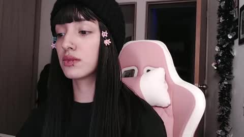 Snapshot of hell_666_xxx chatting on February 24, 12:09 am cher online show from February 24, 12:09 am