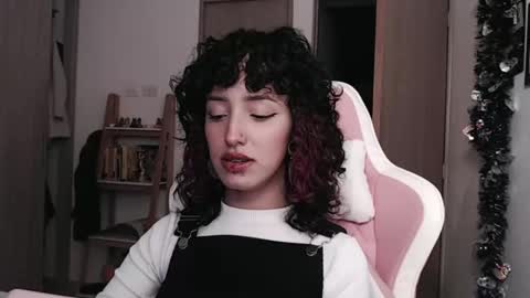 Snapshot of hell_666_xxx chatting on February 26, 1:00 am cher online show from February 26, 1:00 am