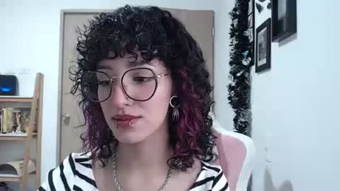 Snapshot of hell_666_xxx chatting on February 27, 7:04 pm cher online show from February 27, 7:04 pm