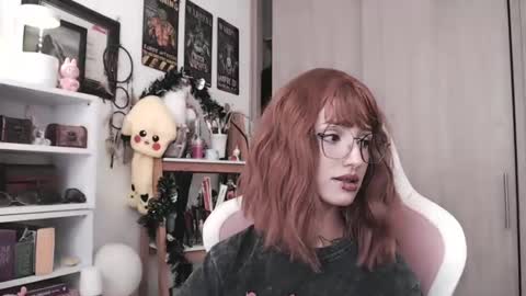 Snapshot of hell_666_xxx chatting on September 18, 12:45 am cher online show from September 18, 12:45 am