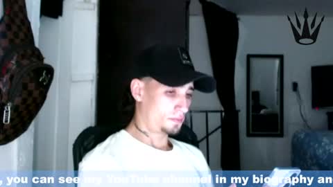 Snapshot of hell_boy66 chatting on June 25, 2:00 am Eros online show from June 25, 2:00 am