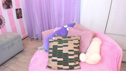 Laura online show from September 28, 3:34 am