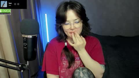 Red online show from November 16, 6:13 pm