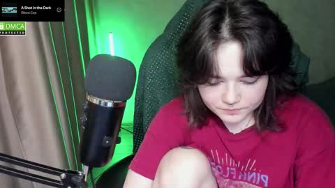 Red online show from February 21, 8:43 pm