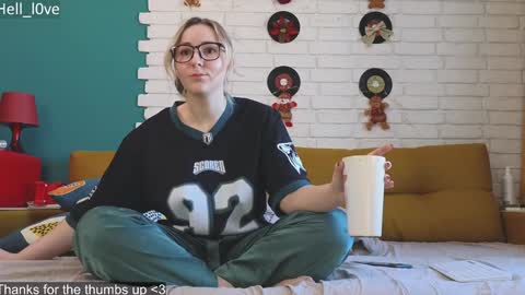 Snapshot of hell_l0ve chatting on January 14, 4:47 am Anastasiia online show from January 14, 4:47 am