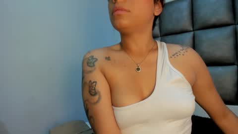 hellen__smith_ online show from September 12, 1:44 pm