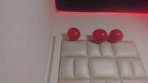 hellen__smith_ online show from June 5, 5:03 am