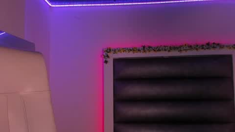 hellen__smith_ online show from June 5, 9:31 pm