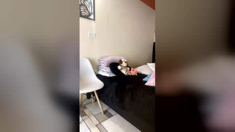 Snapshot of hellen_sky_ chatting on June 7, 6:11 pm hellen online show from June 7, 6:11 pm