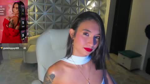 Snapshot of hellen_tease chatting on July 22, 12:41 pm Hellen online show from July 22, 12:41 pm