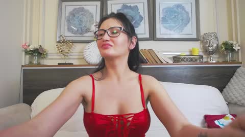 Snapshot of hellendesire chatting on January 13, 7:11 am online show from January 13, 7:11 am