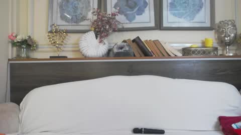 Snapshot of hellendesire chatting on January 13, 10:14 am online show from January 13, 10:14 am