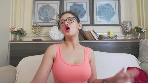 Snapshot of hellendesire chatting on January 24, 4:05 am online show from January 24, 4:05 am