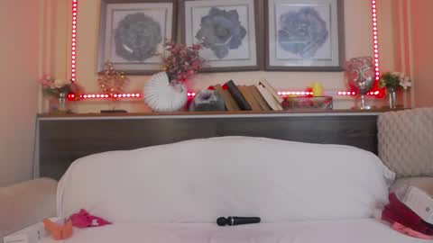 Snapshot of hellendesire chatting on February 7, 10:08 am online show from February 7, 10:08 am