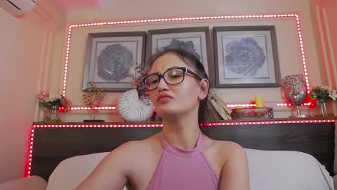 Snapshot of hellendesire chatting on February 10, 7:15 am online show from February 10, 7:15 am