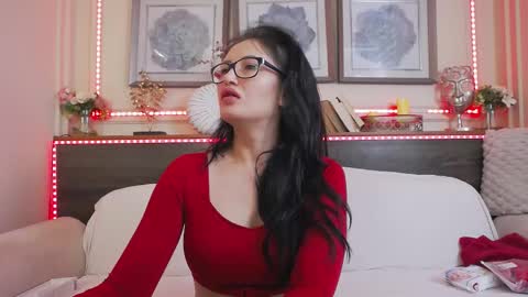 Snapshot of hellendesire chatting on February 13, 4:00 am online show from February 13, 4:00 am