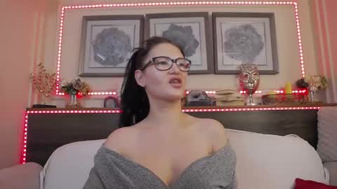 Snapshot of hellendesire chatting on March 1, 4:04 am online show from March 1, 4:04 am