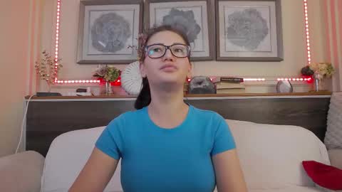 Snapshot of hellendesire chatting on March 10, 3:56 am online show from March 10, 3:56 am