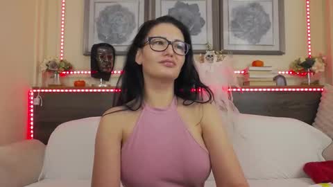 Snapshot of hellendesire chatting on October 20, 2:45 am online show from October 20, 2:45 am