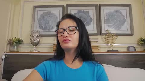 Snapshot of hellendesire chatting on November 14, 3:49 am online show from November 14, 3:49 am