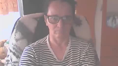 Snapshot of hellenmarie chatting on February 16, 11:17 am hellenmarie online show from February 16, 11:17 am