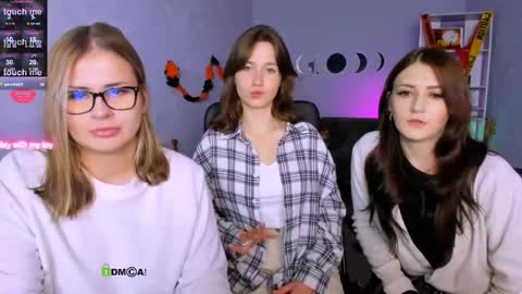 Helli online show from October 29, 8:21 pm