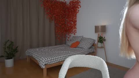 Snapshot of hello_taya chatting on October 8, 10:51 pm Taya online show from October 8, 10:51 pm