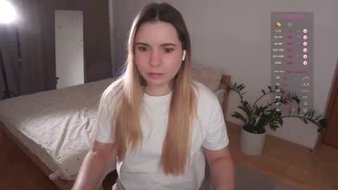 Snapshot of hello_taya chatting on January 6, 3:49 pm Taya online show from January 6, 3:49 pm