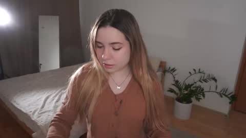 Snapshot of hello_taya chatting on January 12, 6:40 am Taya online show from January 12, 6:40 am