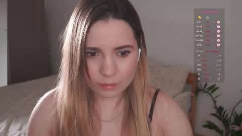 Snapshot of hello_taya chatting on January 14, 2:01 pm Taya online show from January 14, 2:01 pm