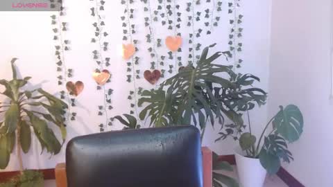 hellokitty_valery1 online show from April 22, 1:30 am