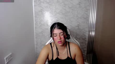helloo_kityy25 online show from March 19, 2:26 am