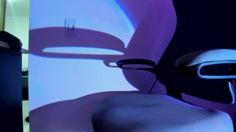 Snapshot of hellseph420 chatting on February 17, 5:25 am Owner of your wallet  online show from February 17, 5:25 am