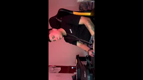 Star and Andy online show from December 22, 6:27 pm