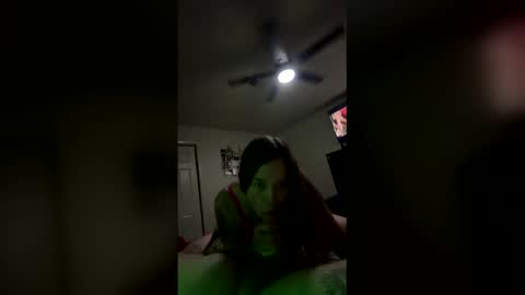 helovesthispussy420 online show from April 23, 4:03 am