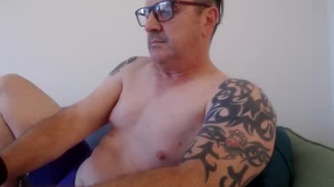 Snapshot of hempie1973 chatting on September 26, 7:23 am hempie1973 online show from September 26, 7:23 am